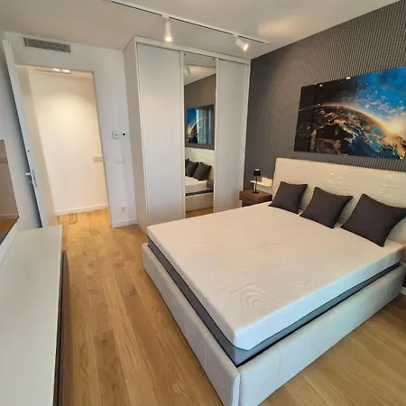 Sakura Park New Luxury Apartmant With Garage Apartment