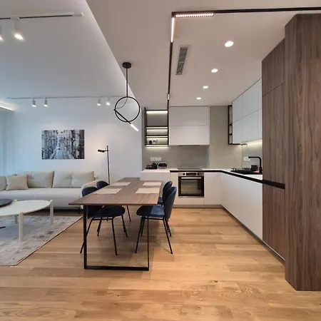 Sakura Park New Luxury Apartmant With Garage *