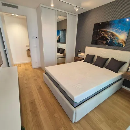 Sakura Park New Luxury Apartmant With Garage Apartment