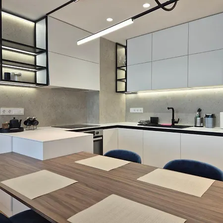 Sakura Park New Luxury Apartmant With Garage Apartment