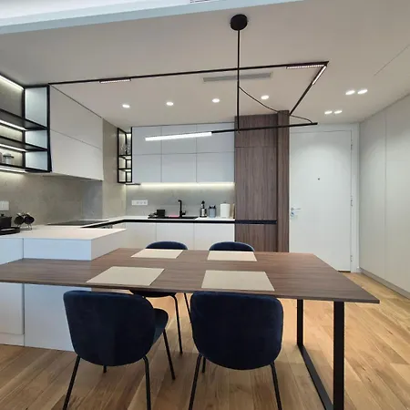 Sakura Park New Luxury Apartmant With Garage Apartment *