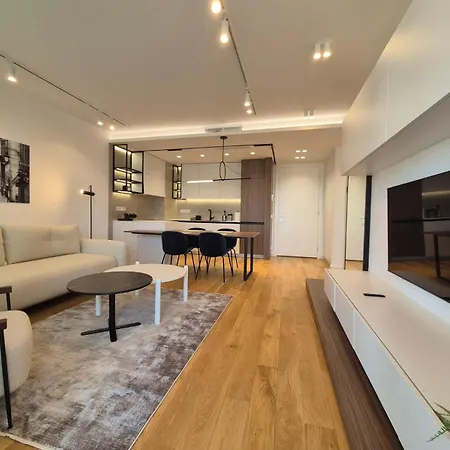 Sakura Park New Luxury Apartmant With Garage Belgrade