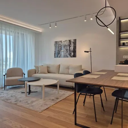 Apartment Sakura Park New Luxury Apartmant With Garage *