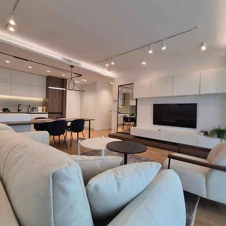 Sakura Park New Luxury Apartmant With Garage