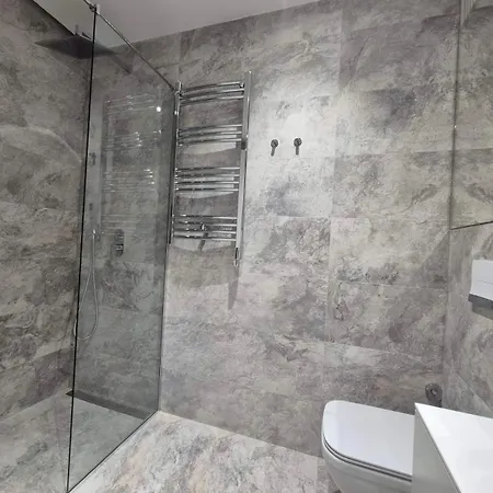 Sakura Park New Luxury Apartmant With Garage Apartment